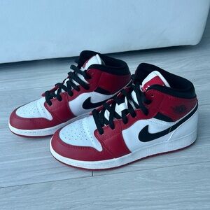 Air Jordan 1 Mid GS 'Chicago' – Size Youth US 6.5 / UK 6 / EUR 39